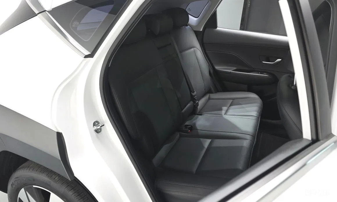 Фото 11 - Hyundai Kona