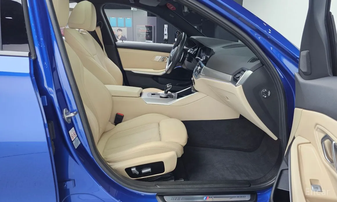 Photo 11 - BMW 3 Series