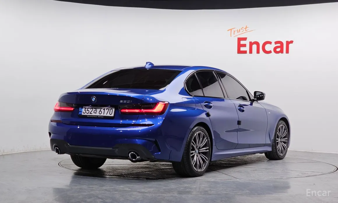 Photo 2 - BMW 3 Series