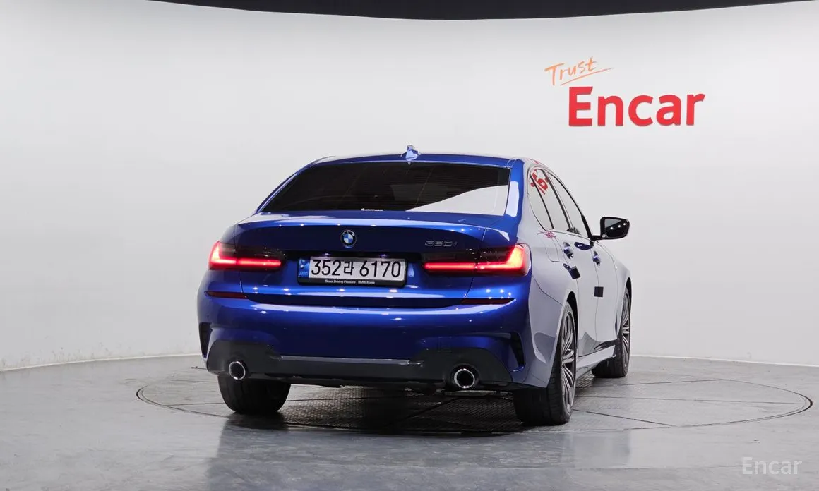 Photo 4 - BMW 3 Series