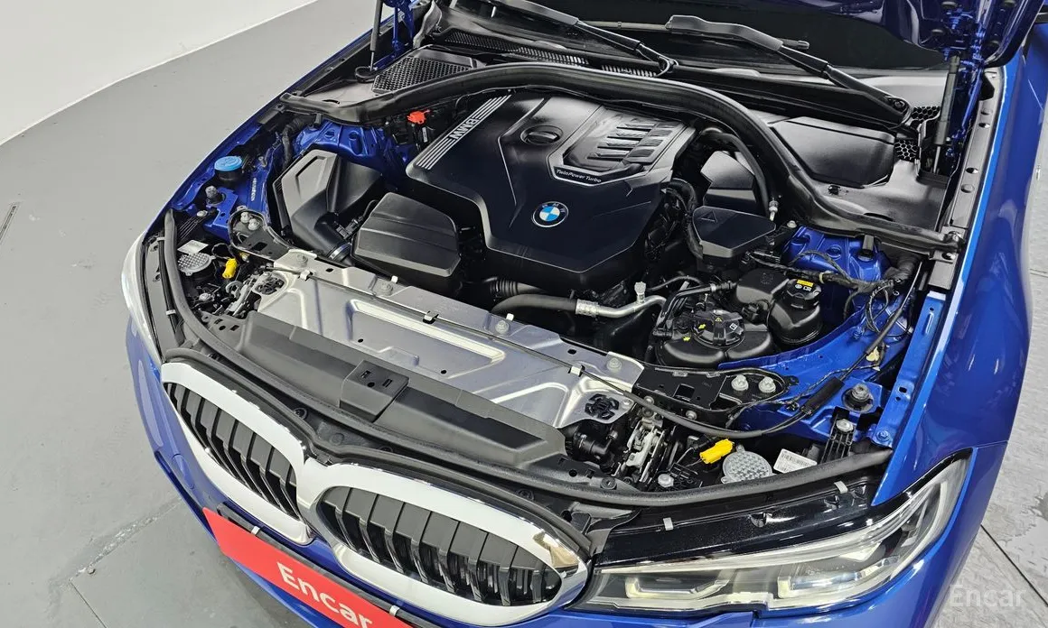 Photo 6 - BMW 3 Series