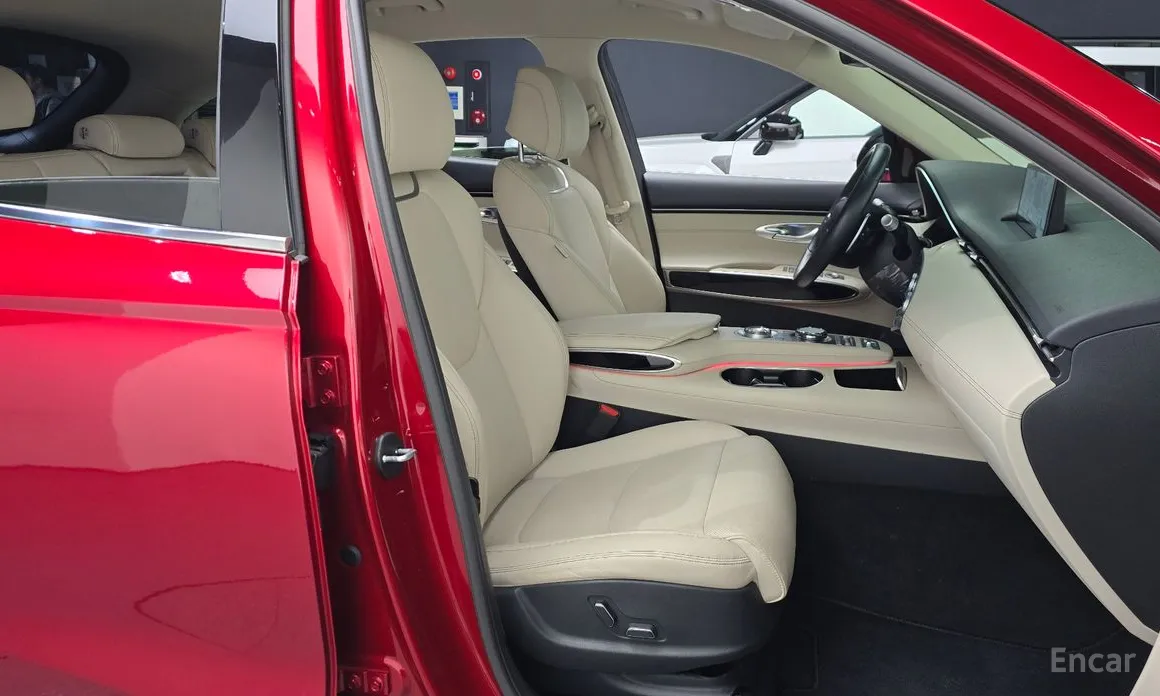 Фото 10 - Genesis GV70