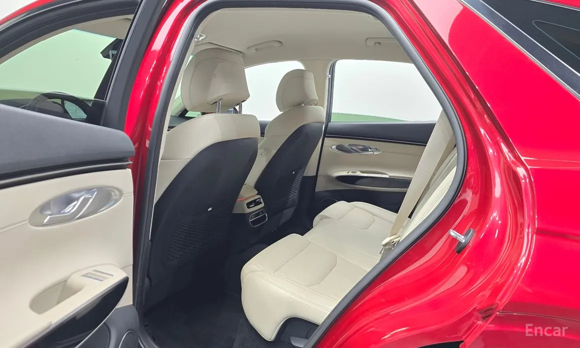 Фото 12 - Genesis GV70