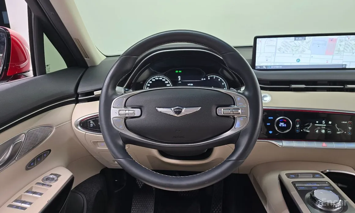 Фото 13 - Genesis GV70