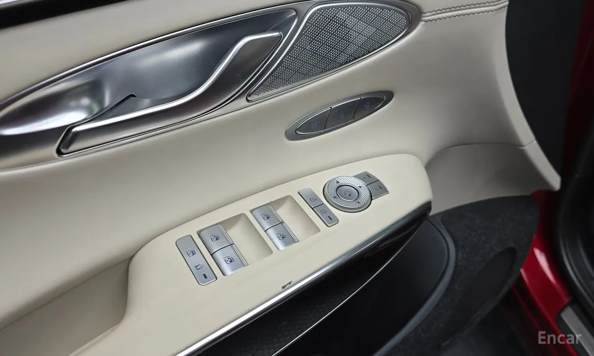 Фото 17 - Genesis GV70