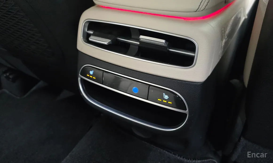 Фото 18 - Genesis GV70