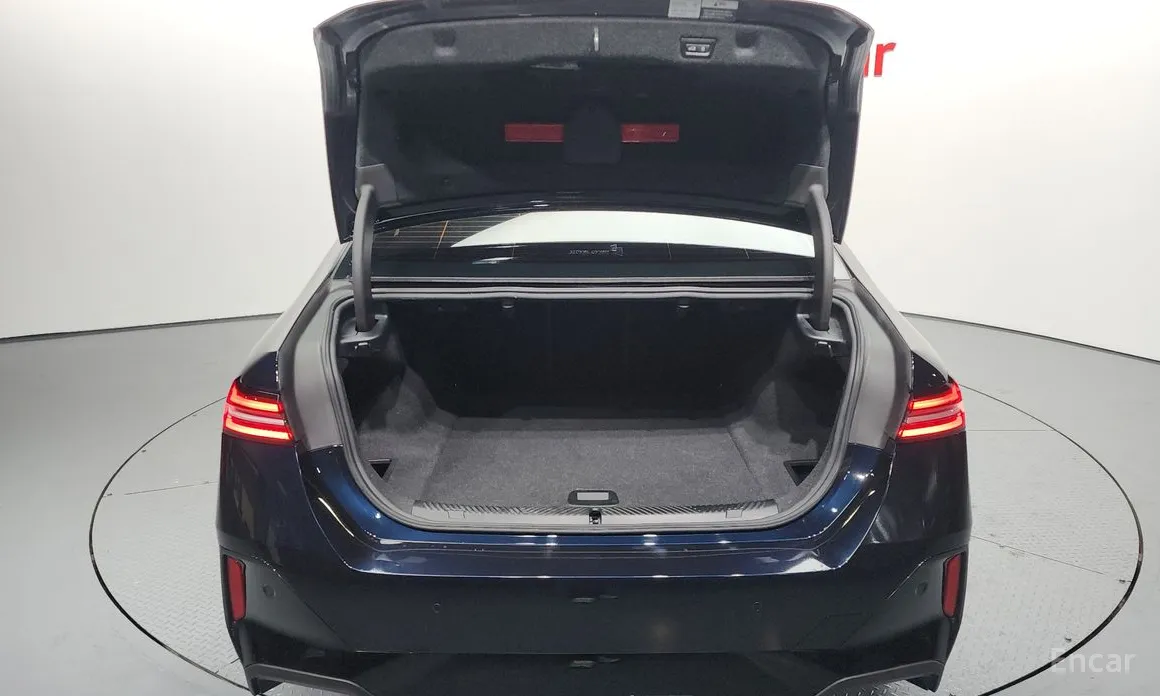 Фото 20 - BMW i5