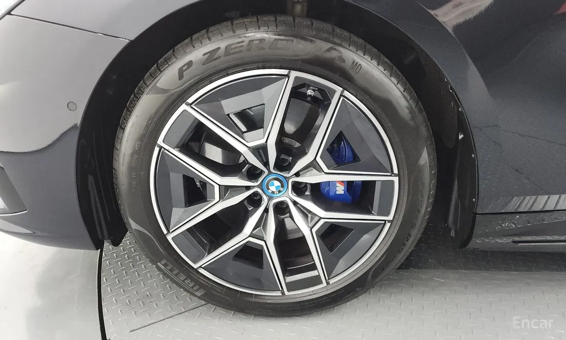 Фото 5 - BMW i5