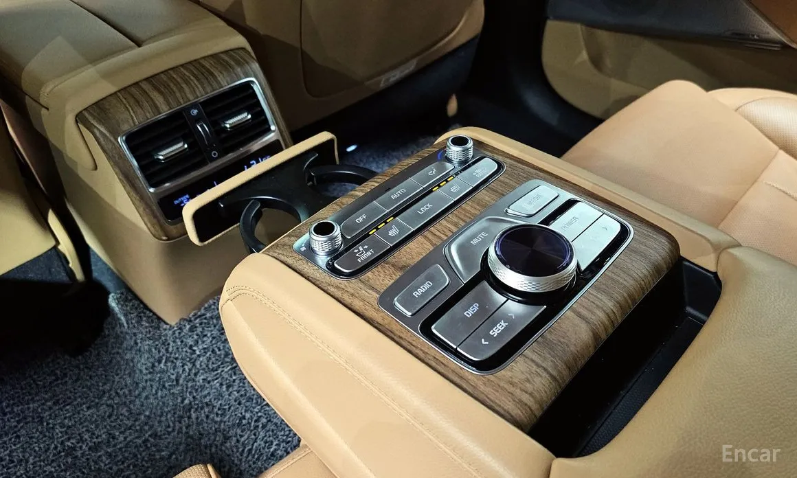 Фото 17 - Kia K9