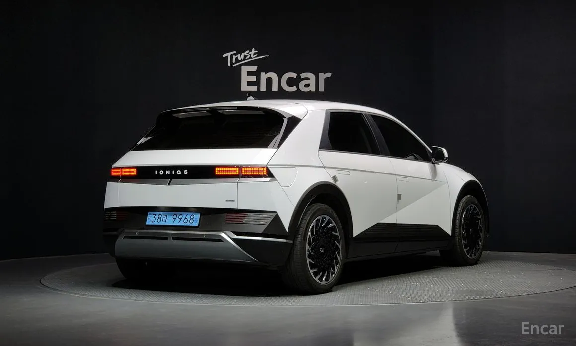 Фото 2 - Hyundai Ioniq 5