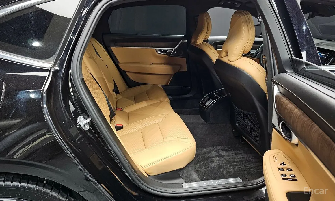 Фото 12 - Volvo S90