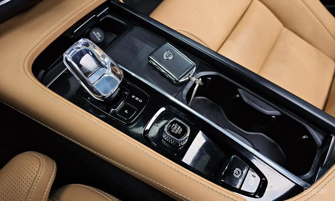 Фото 9 - Volvo S90