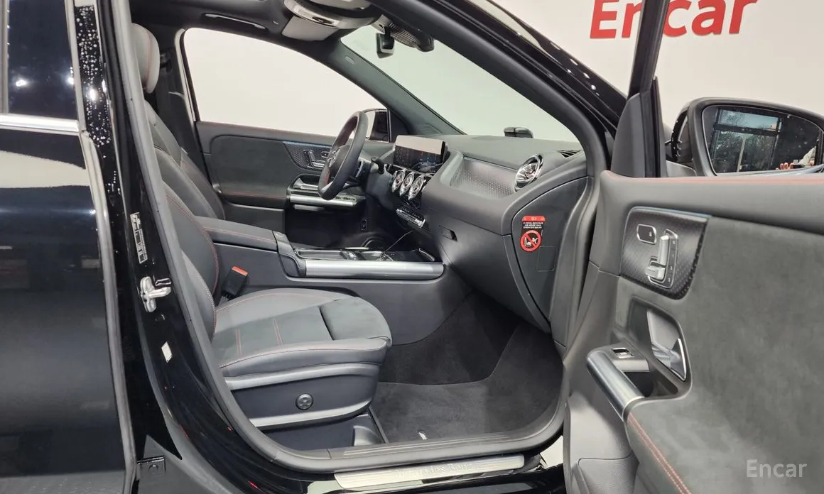 Фото 11 - Mercedes-Benz GLA-Class