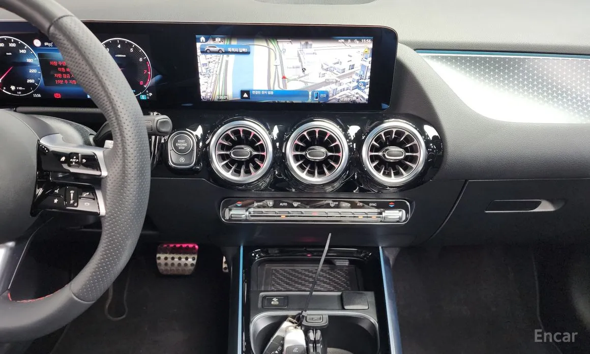 Фото 15 - Mercedes-Benz GLA-Class