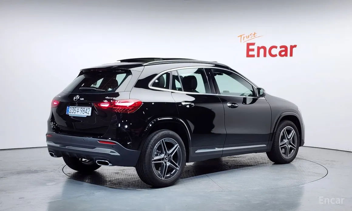 Фото 2 - Mercedes-Benz GLA-Class