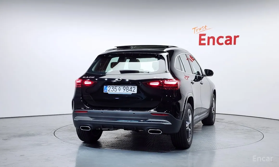 Фото 4 - Mercedes-Benz GLA-Class