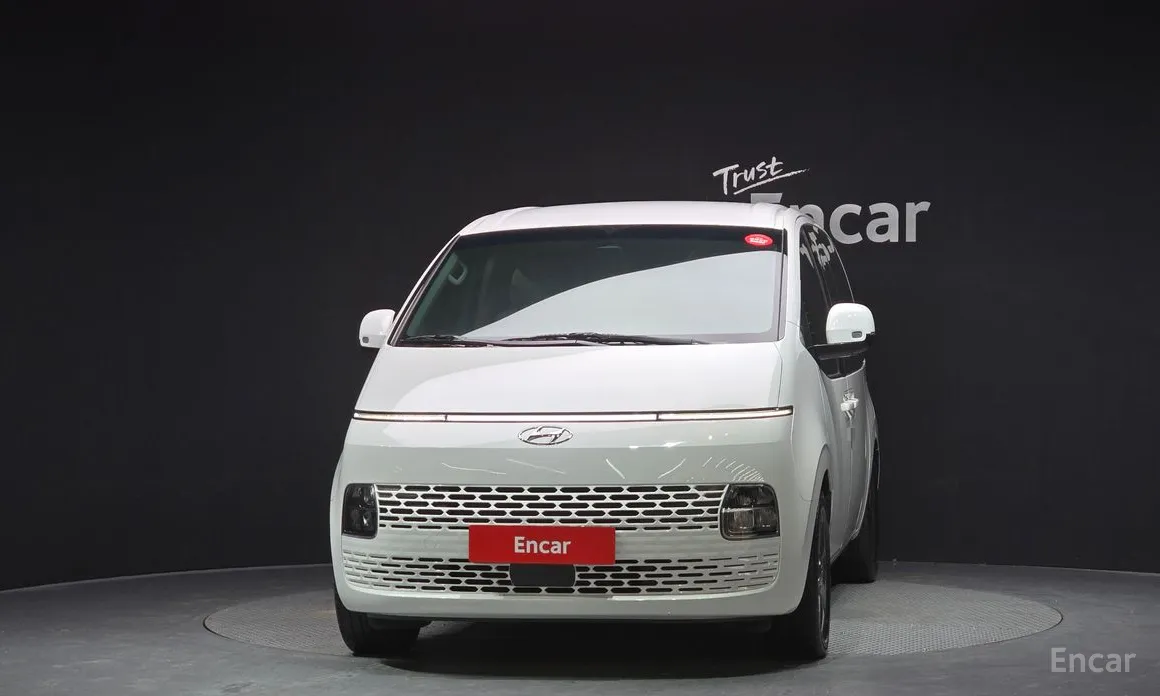 Фото 3 - Hyundai Staria