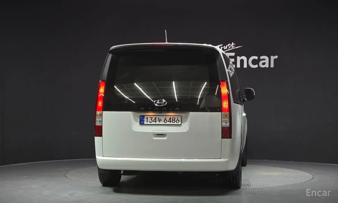 Фото 4 - Hyundai Staria