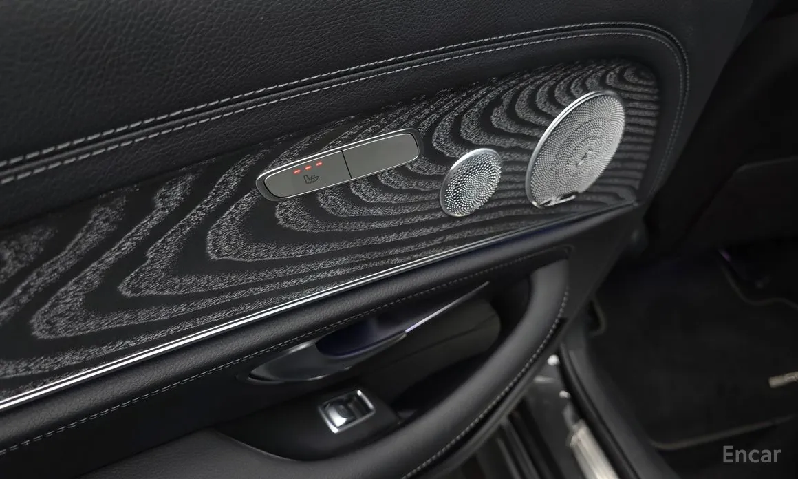 Фото 18 - Mercedes-Benz E-Class