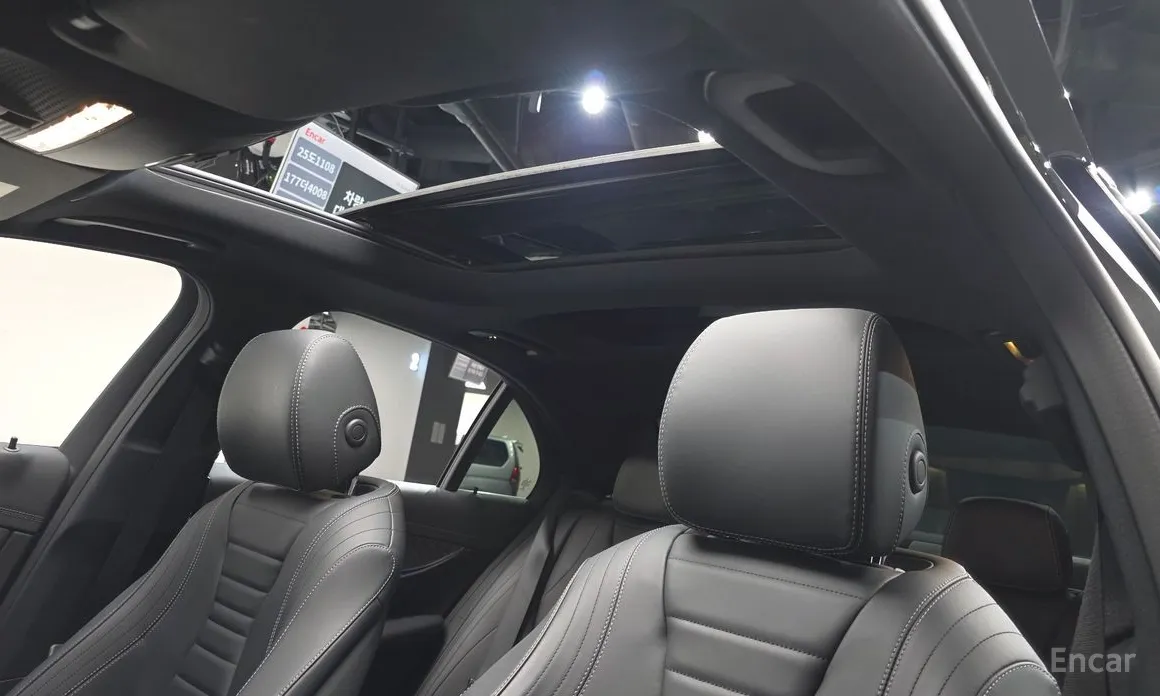 Фото 19 - Mercedes-Benz E-Class