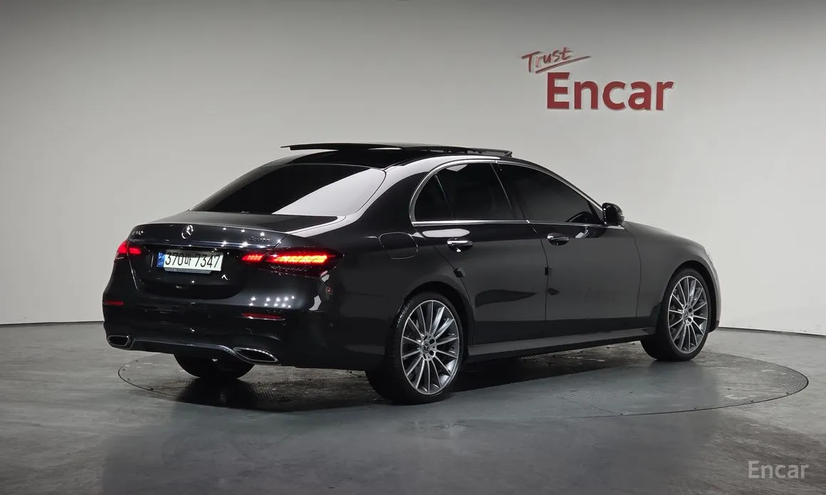 Фото 2 - Mercedes-Benz E-Class