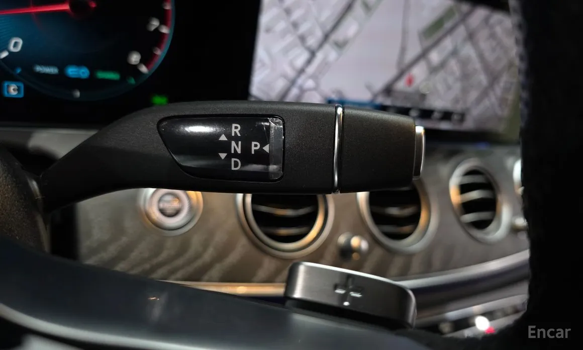 Фото 9 - Mercedes-Benz E-Class