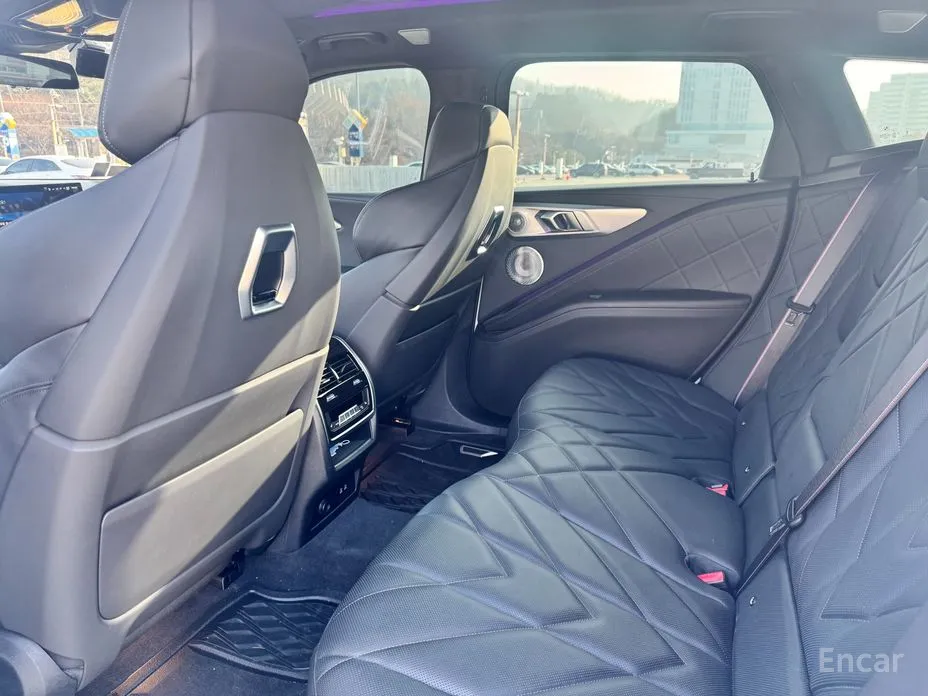 Фото 10 - BMW XM