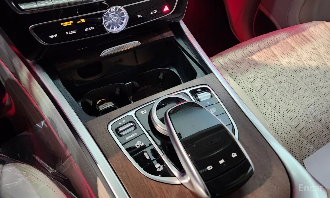 Фото 18 - Mercedes-Benz G-Class