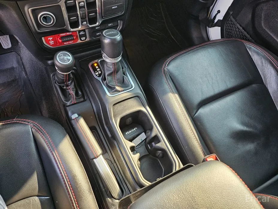 Фото 14 - Jeep Gladiator