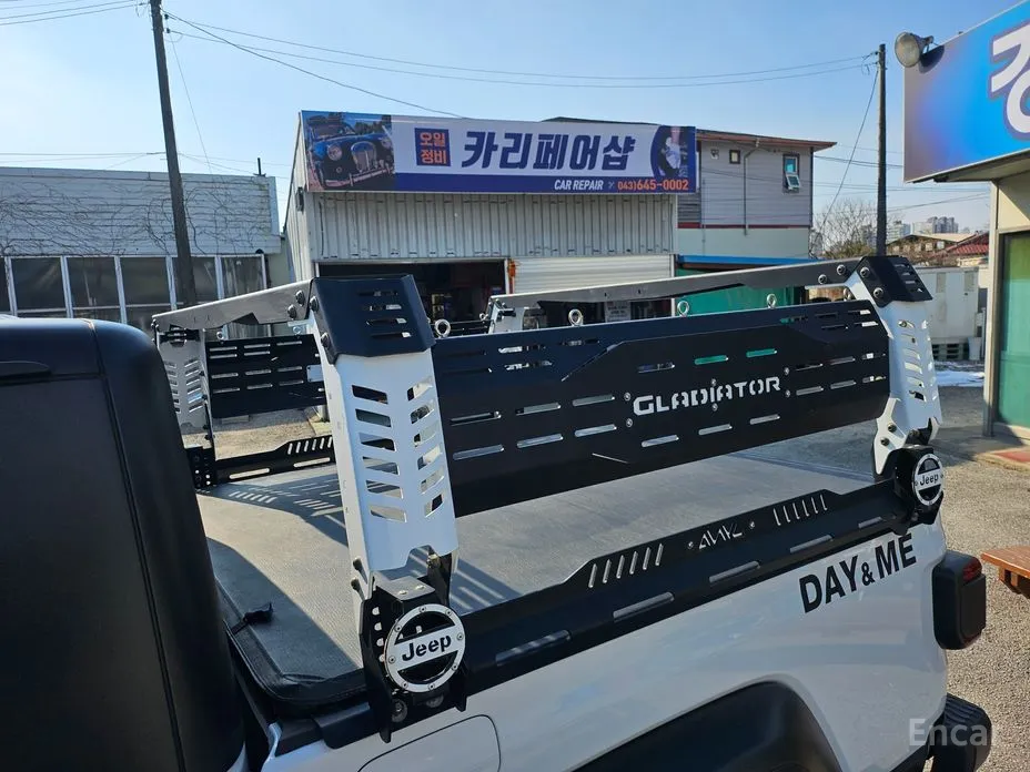 Фото 9 - Jeep Gladiator