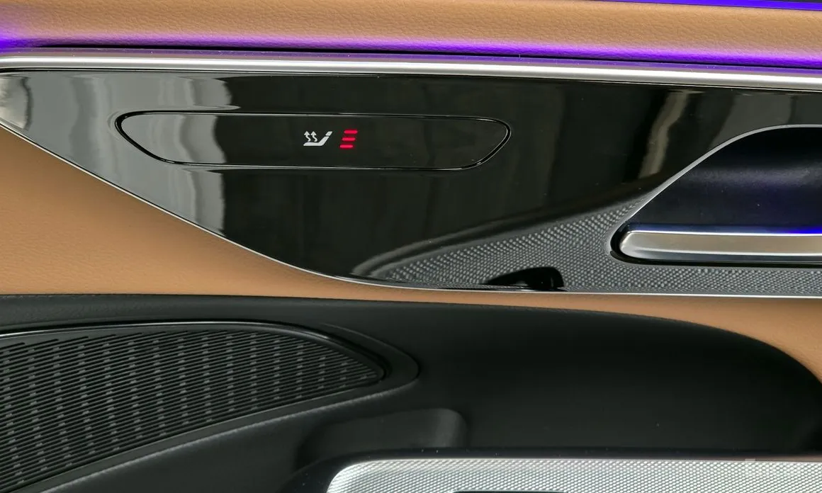 Photo 19 - Mercedes-Benz E-Class