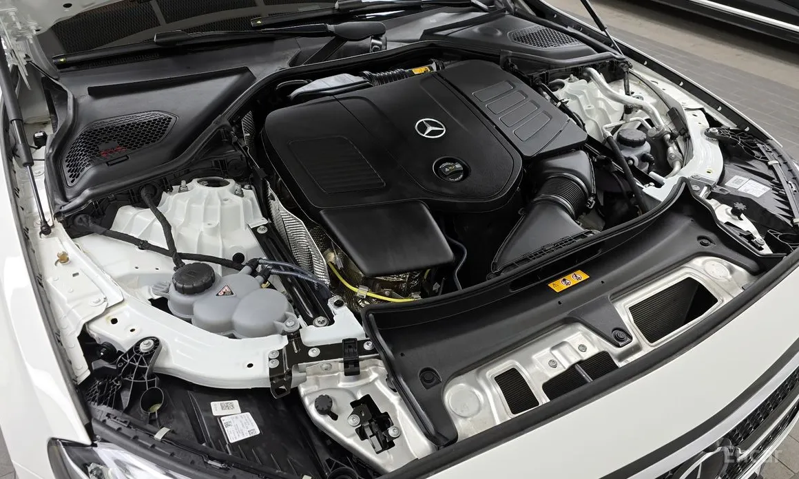 Photo 6 - Mercedes-Benz E-Class