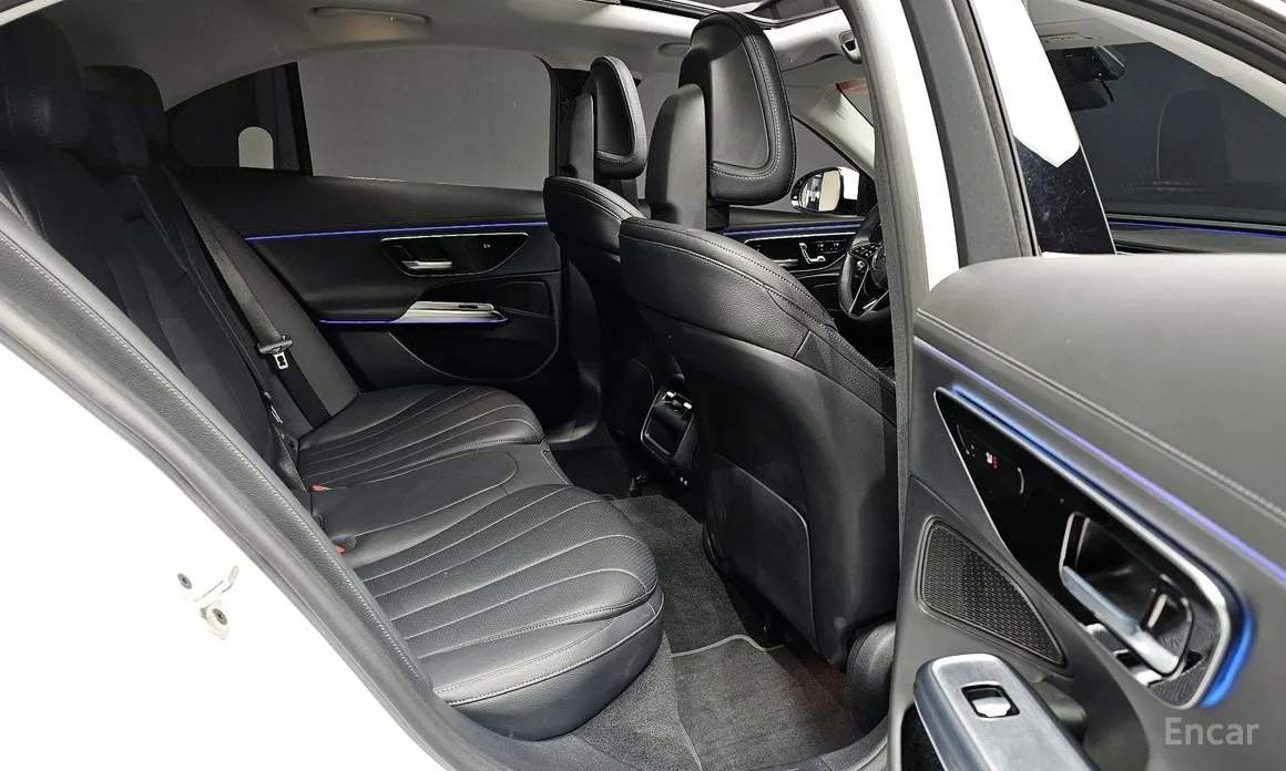 Фото 11 - Mercedes-Benz E-Class