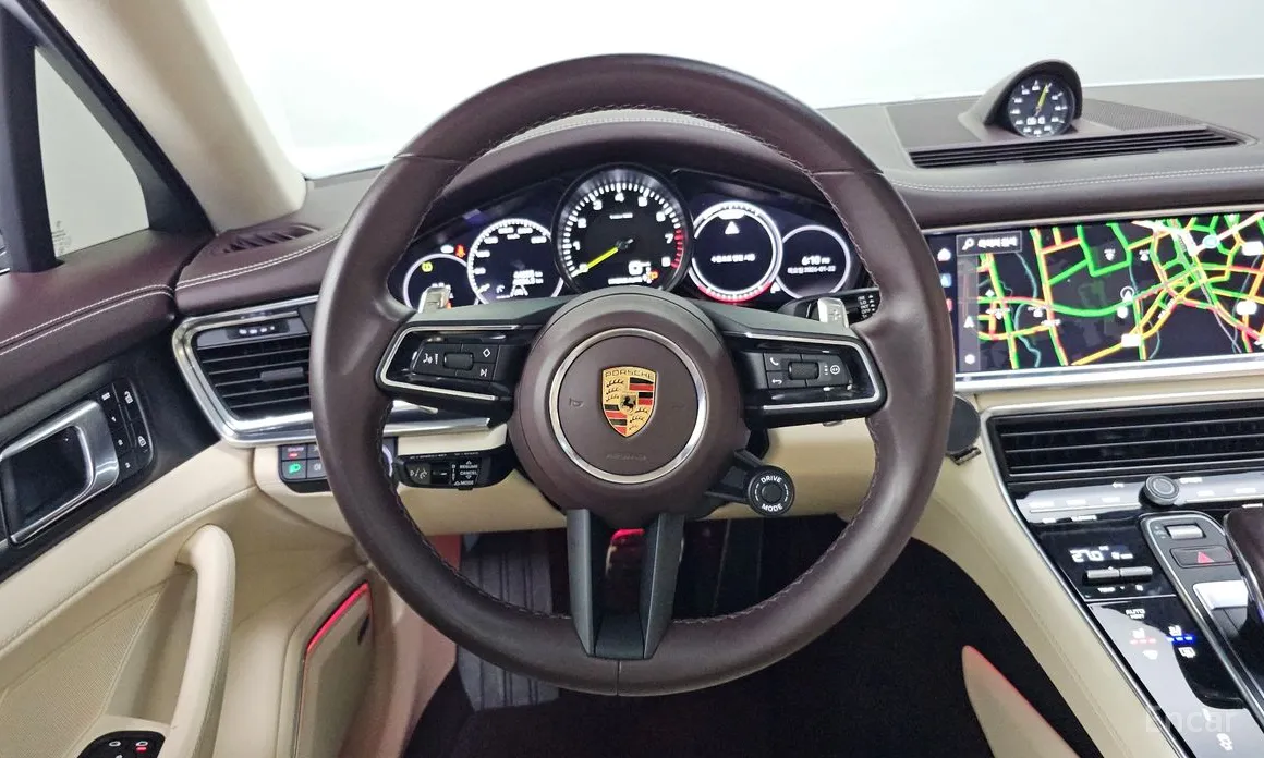 Фото 13 - Porsche Panamera