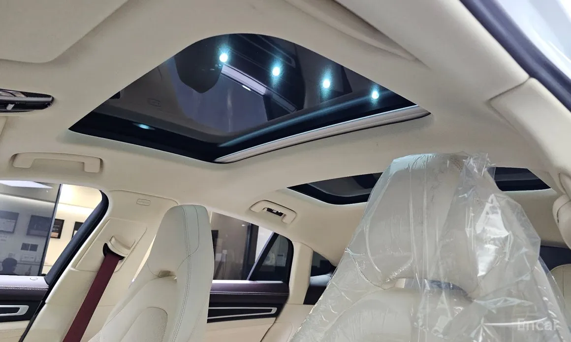 Фото 19 - Porsche Panamera