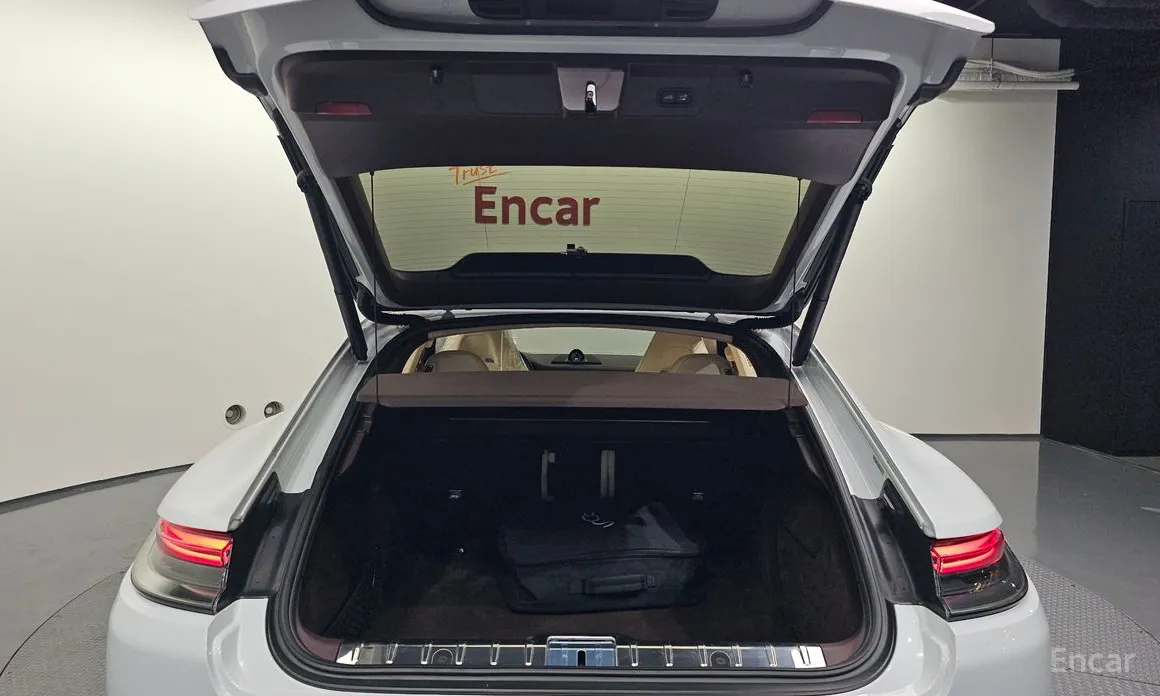 Фото 20 - Porsche Panamera