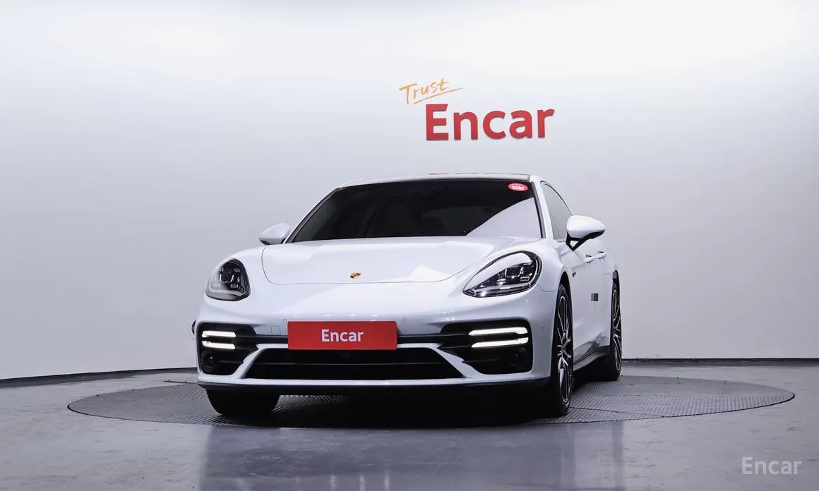 Фото 3 - Porsche Panamera