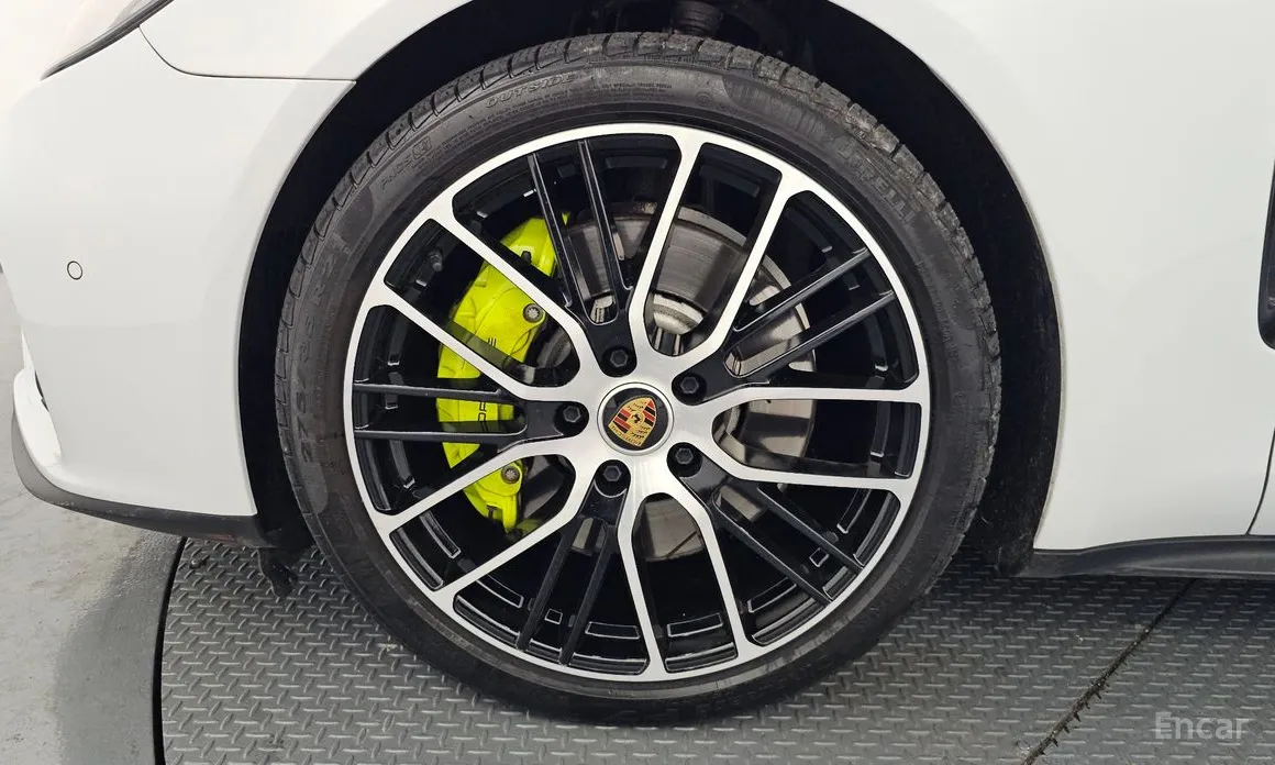 Фото 5 - Porsche Panamera