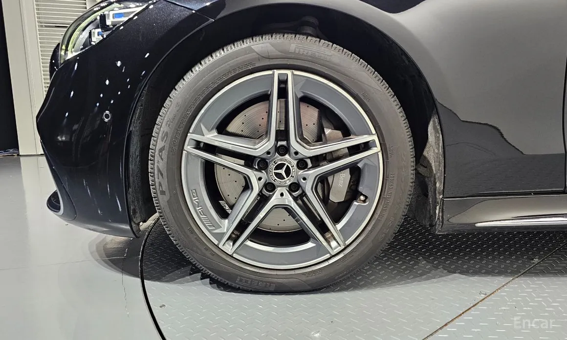 Фото 5 - Mercedes-Benz S-Class