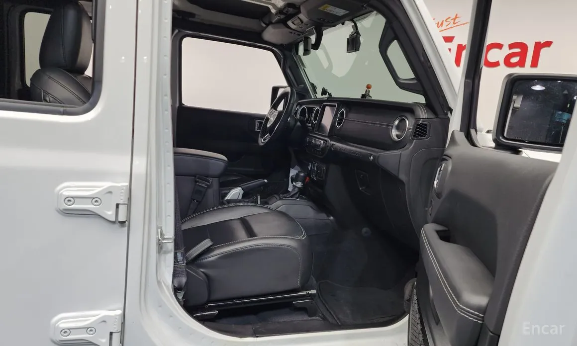 Фото 11 - Jeep Wrangler