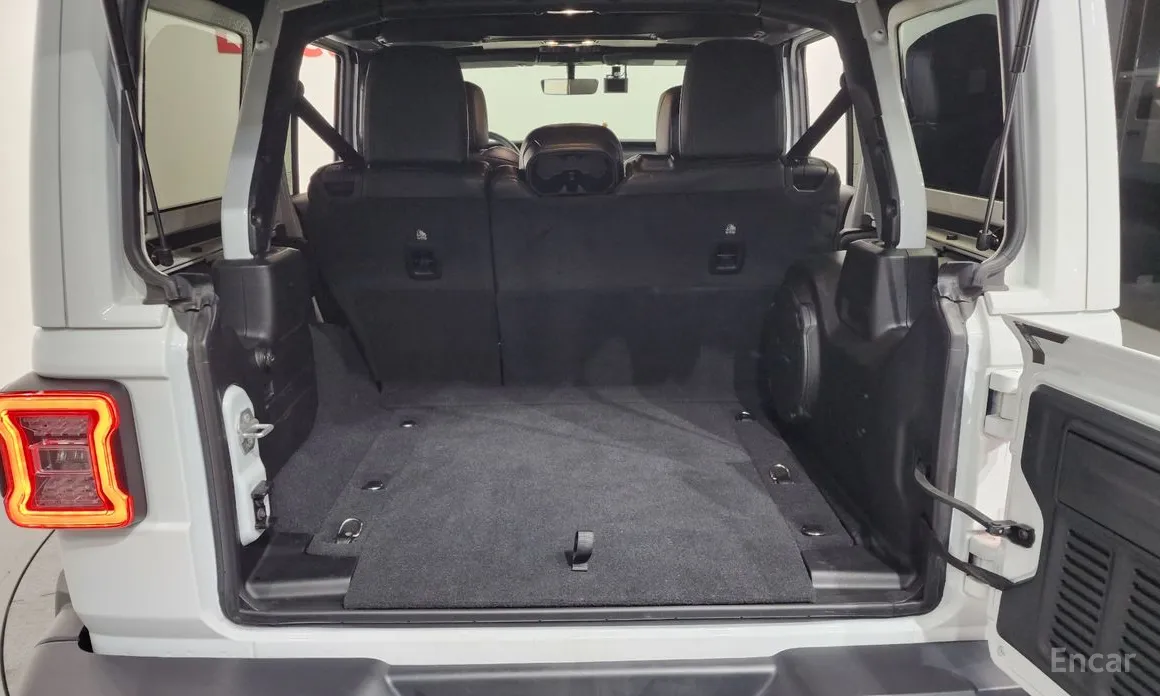 Фото 20 - Jeep Wrangler