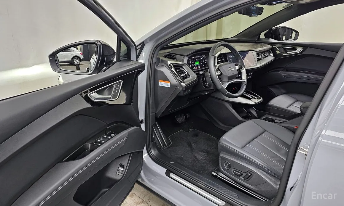 Фото 10 - Audi Q4 e-tron