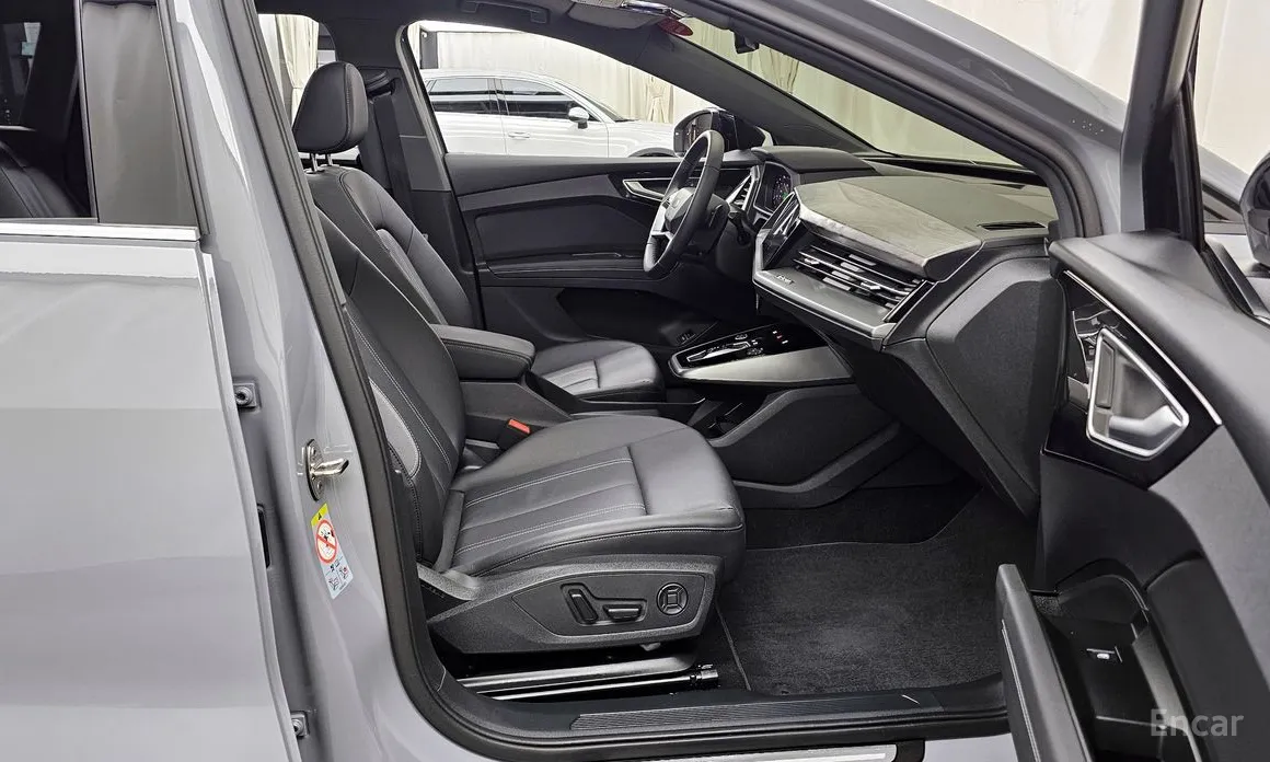 Фото 11 - Audi Q4 e-tron