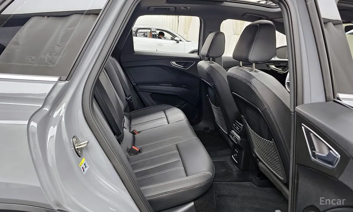 Фото 12 - Audi Q4 e-tron