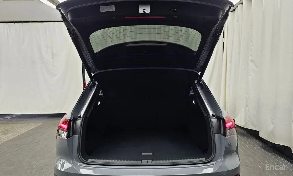 Фото 20 - Audi Q4 e-tron