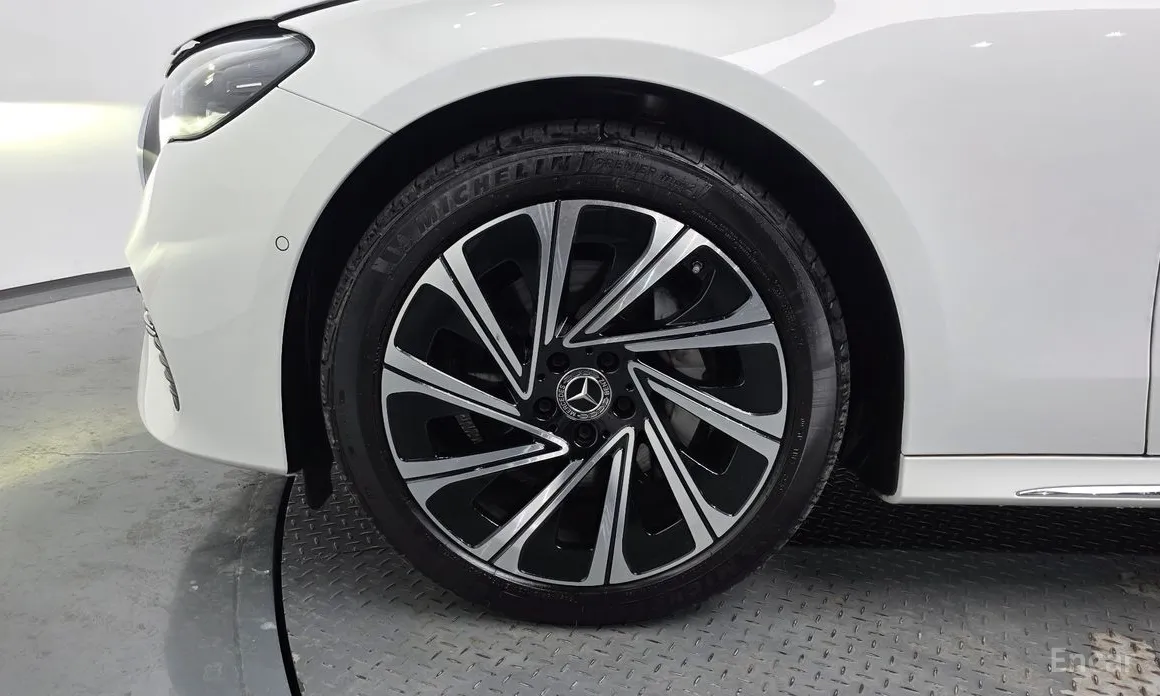 Фото 5 - Mercedes-Benz E-Class