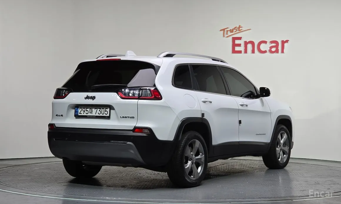 Фото 2 - Jeep Cherokee