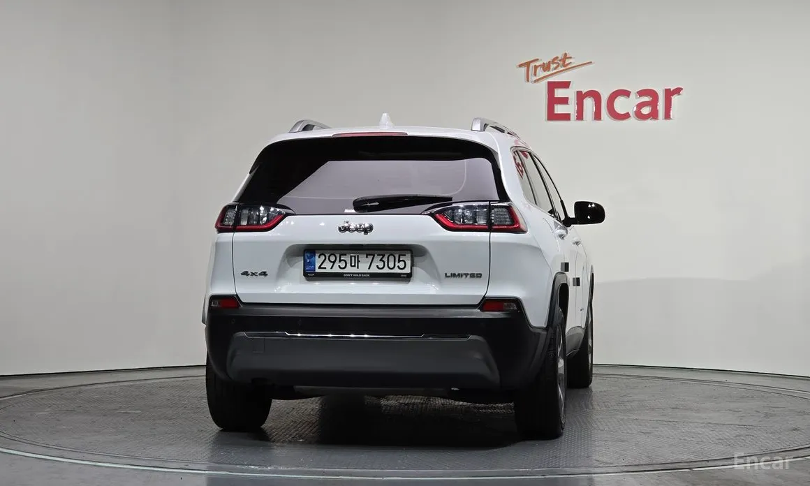 Фото 4 - Jeep Cherokee