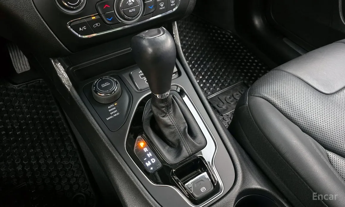 Фото 9 - Jeep Cherokee