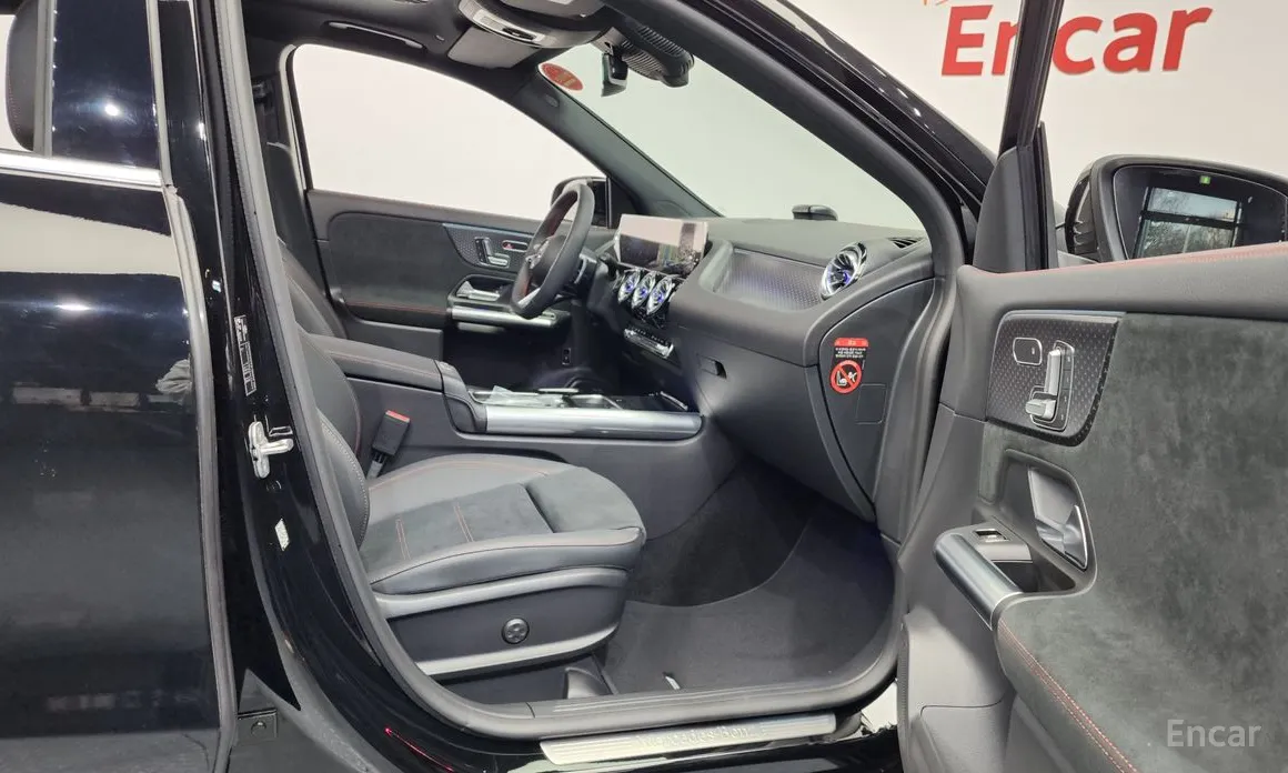 Фото 11 - Mercedes-Benz GLA-Class